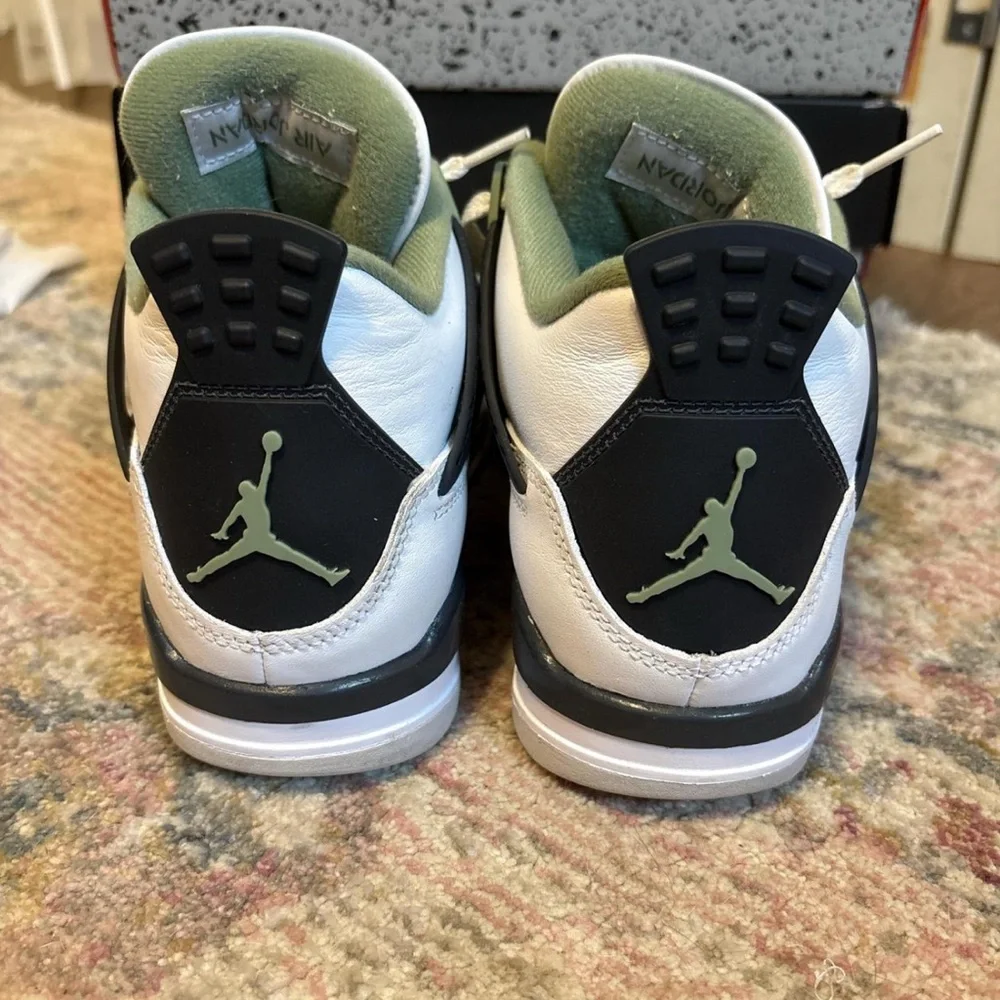 sea foam green jordan 4s - Picture 4 of 5